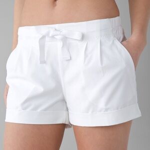 Lululemon Spring Break Away Shorts II white 10